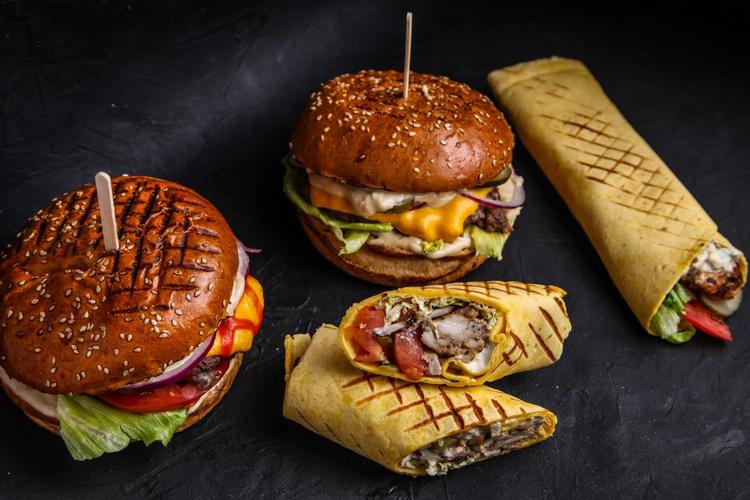 Бургеры и ролл