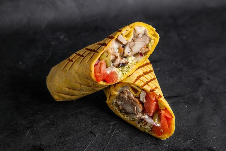 Ролл в разрезе